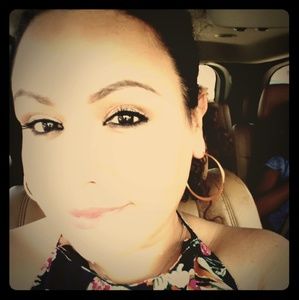 Meet your Posher, Lisa